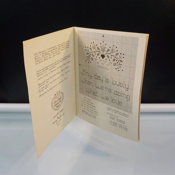 More Hearts and Flowers Counted Cross Stitch Patterns 1986 Sue Hillis Designs - Picture 4 of 7